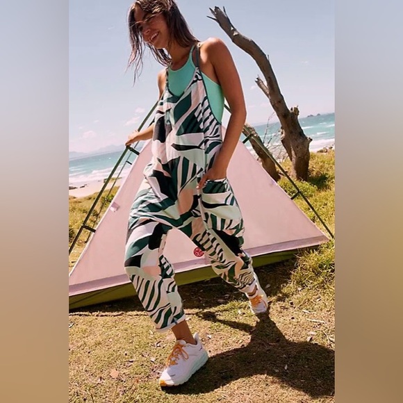 NWT FREE PEOPLE Movement Printed Hot Shot Onesie Peached Ivory Combo - Picture 2 of 4